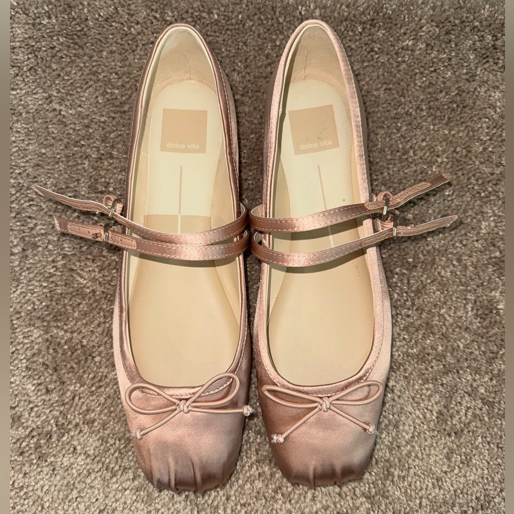 Dolce Vita Gibsen Ballet Flats in Blush Satin Size 8.5 - Picture 2 of 4